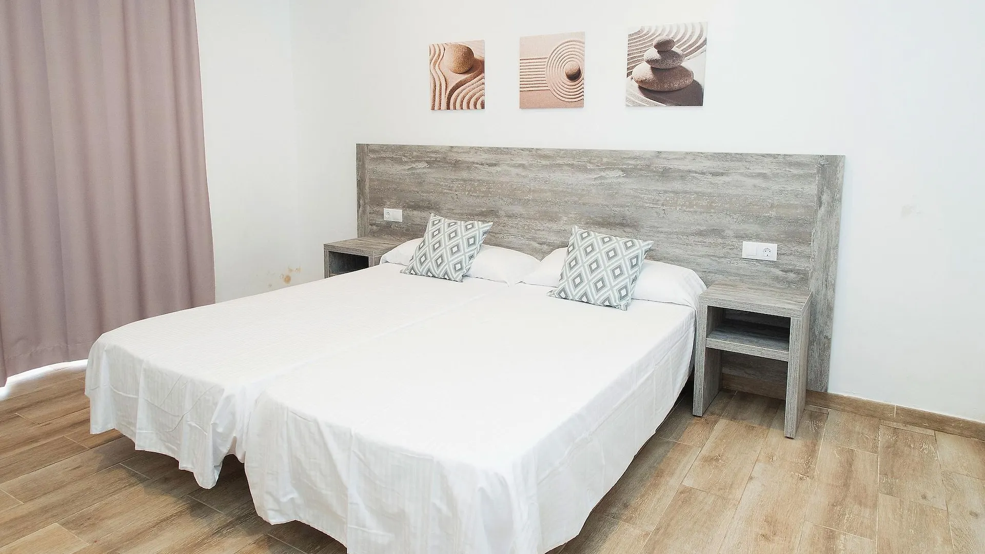 Villa Real Club Apartments Camp De Mar 0*,